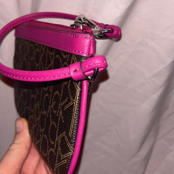 Calvin Klein wristlet - Picture 2 of 7